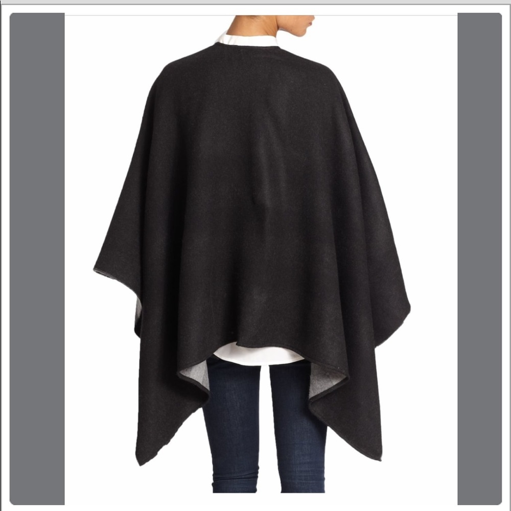 New💕Burberry merino check cape - Picture 2 of 8